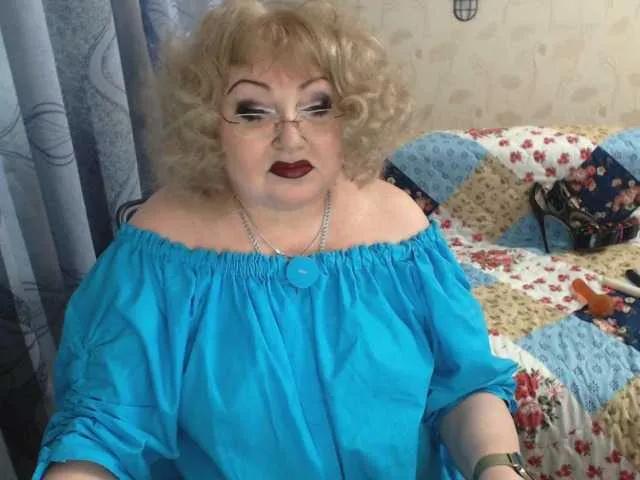 Discover Livingnextdoor, she wants to masturbate for you livingnextdoor from BongaCams